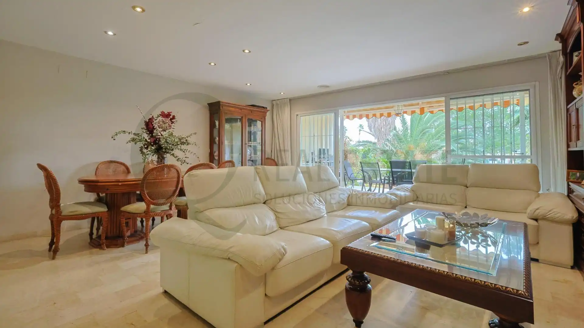 Living room of Single-family semi-detached for sale in Alicante / Alacant  with Air Conditioner, Heating and Private garden