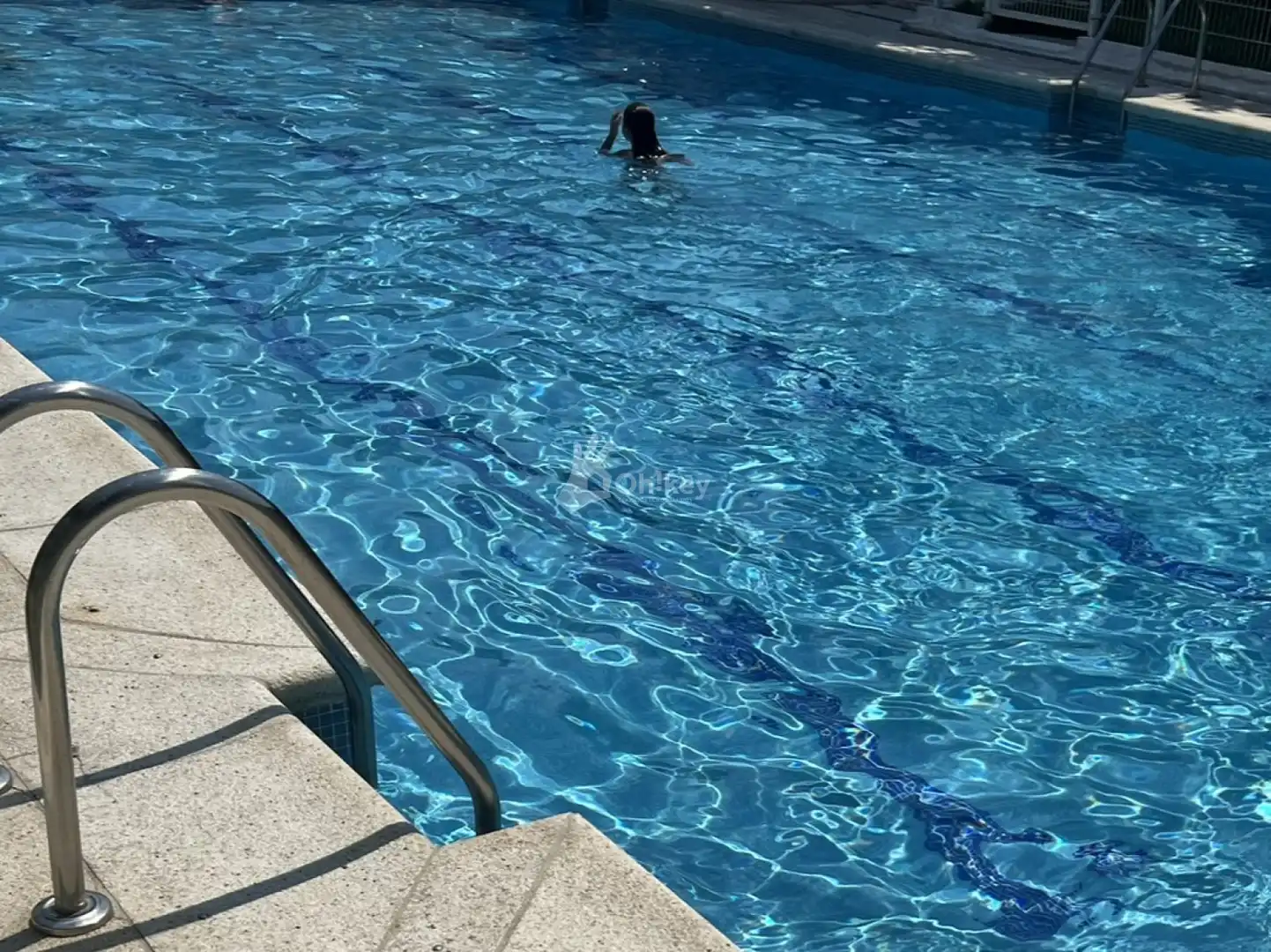 Piscina de Casa adosada en venda en Majadahonda amb Aire condicionat, Calefacció i Jardí privat