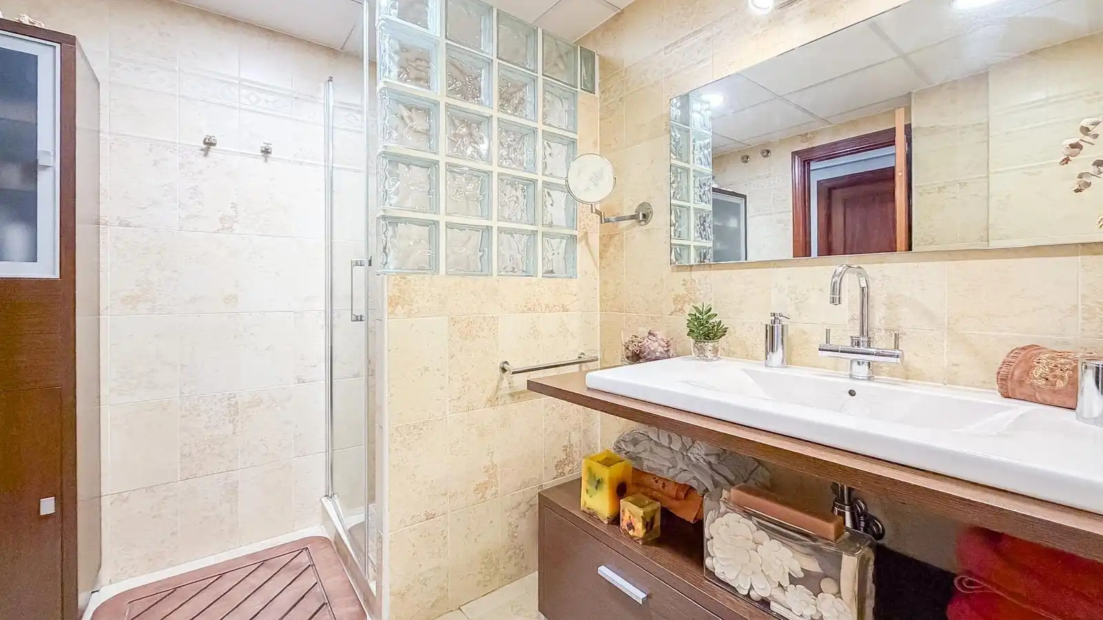 Bathroom of Flat for sale in Málaga  with Air Conditioner, Heating and Private garden
