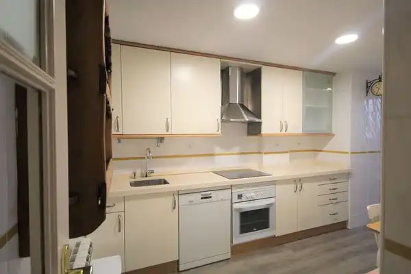 Cuina de Pis de lloguer en Madrid amb Aire condicionat, Calefacció i Parquet