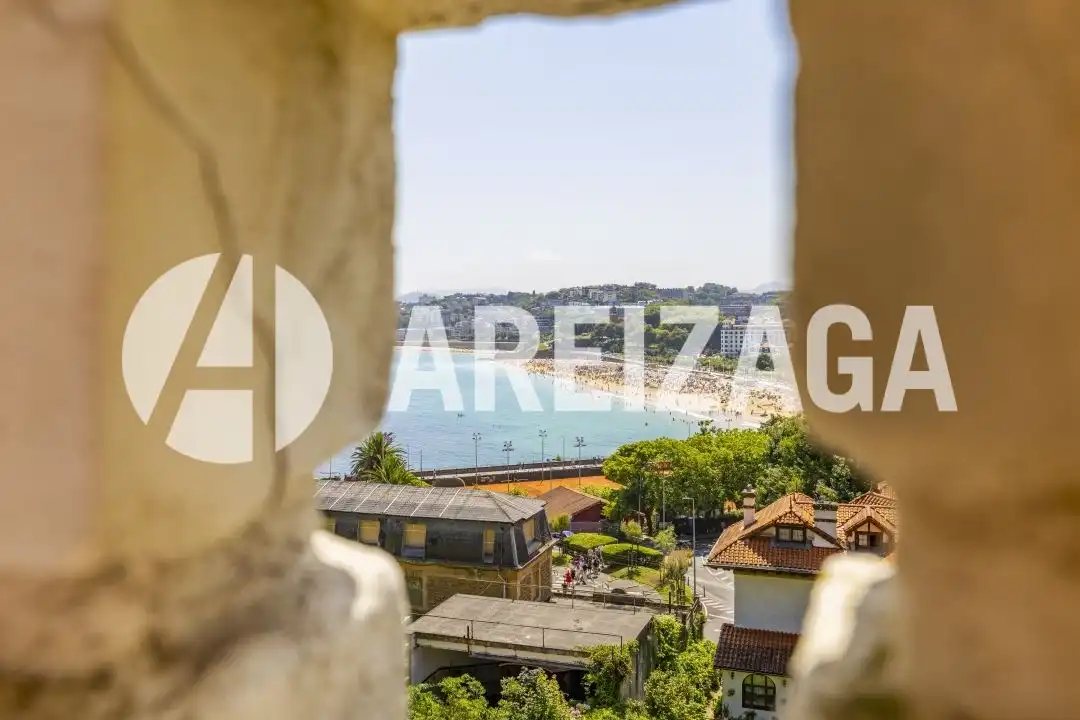 Vista exterior de Casa o xalet en venda en Donostia - San Sebastián  amb Calefacció, Jardí privat i Terrassa