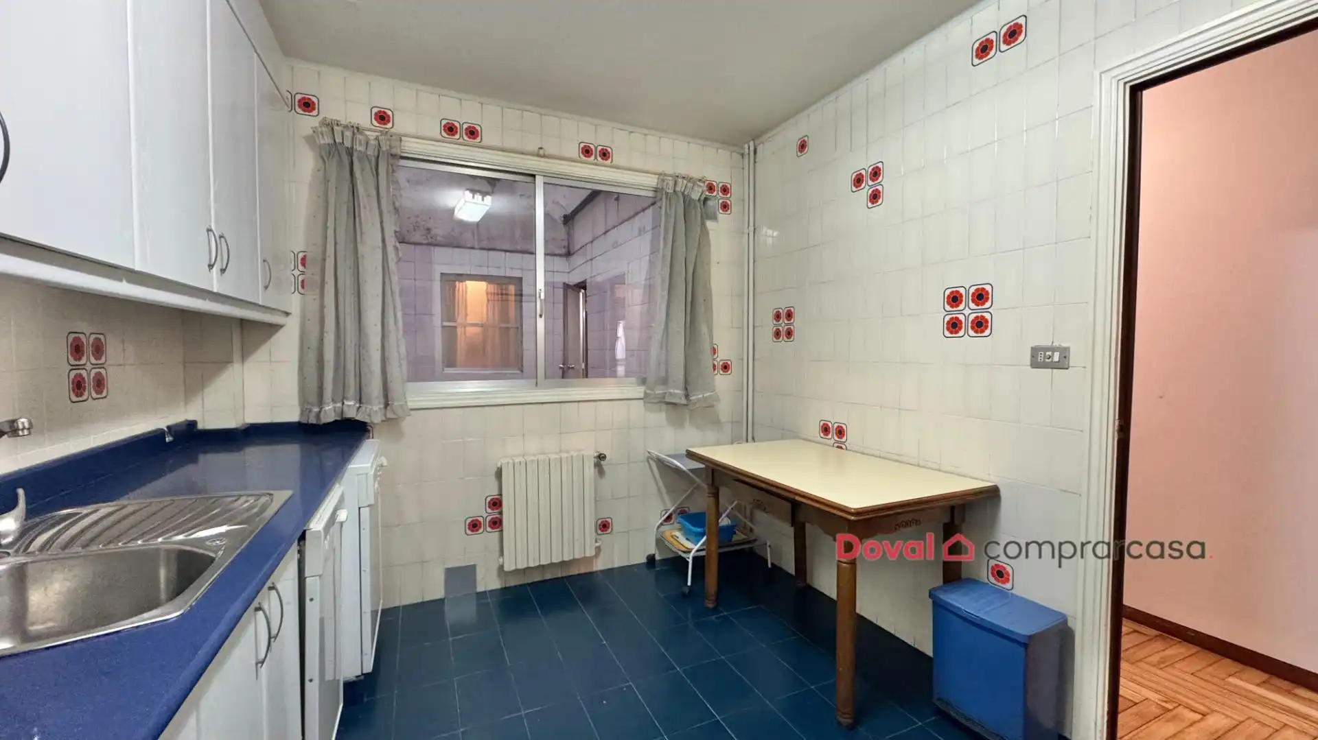 Cocina de Piso en venta en Vigo  con Calefacción, Parquet y Terraza