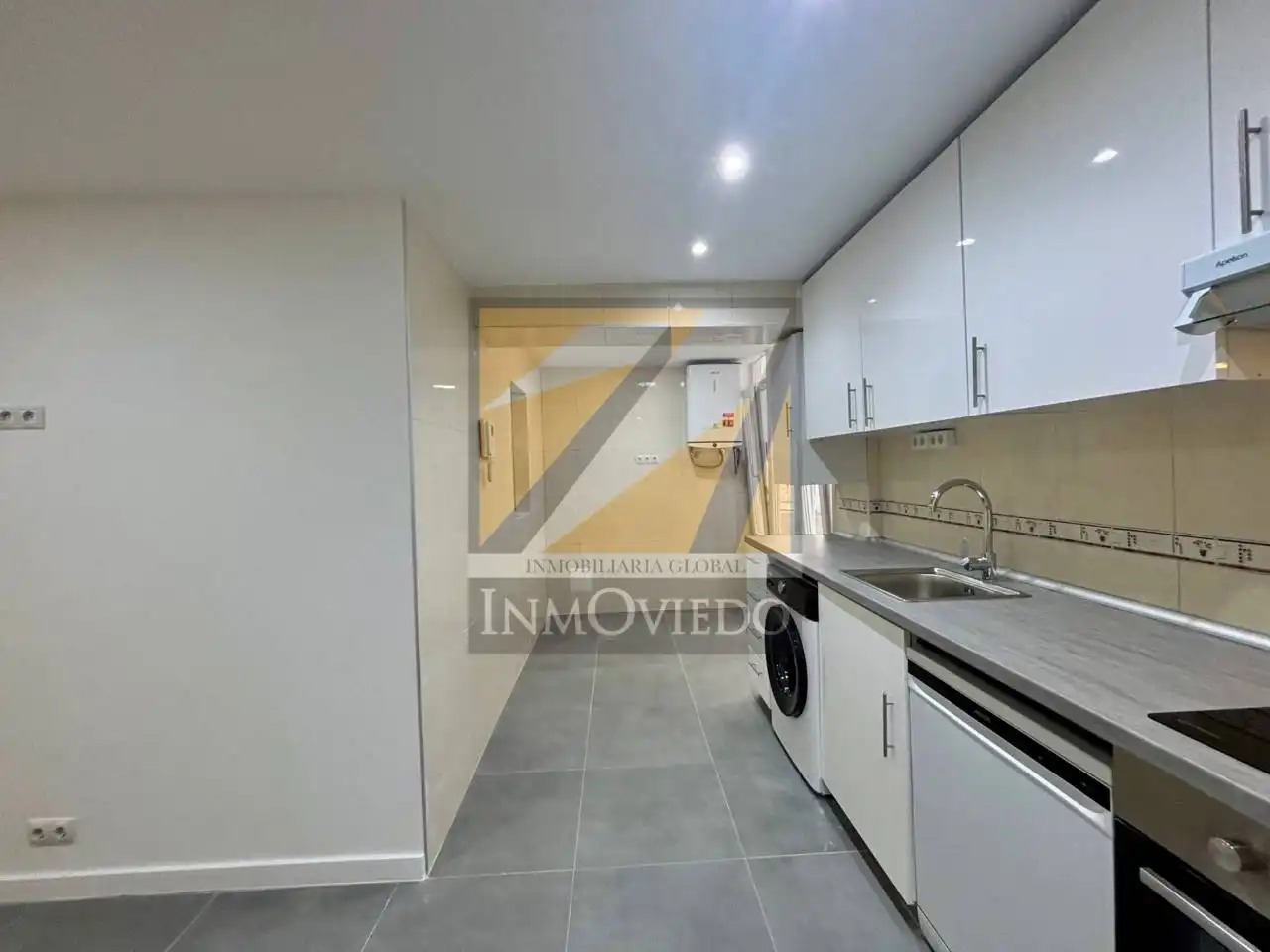 Cocina de Piso en venta en Oviedo  con Terraza
