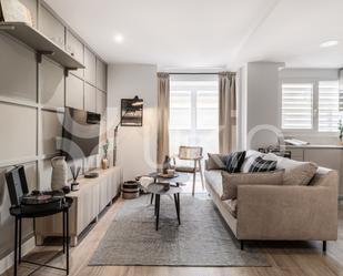 Sala d'estar de Apartament de lloguer en  Madrid Capital amb Aire condicionat