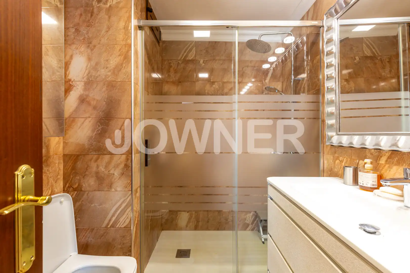 Bathroom of Flat for rent in Madrid  with Air Conditioner, Heating and Furnished