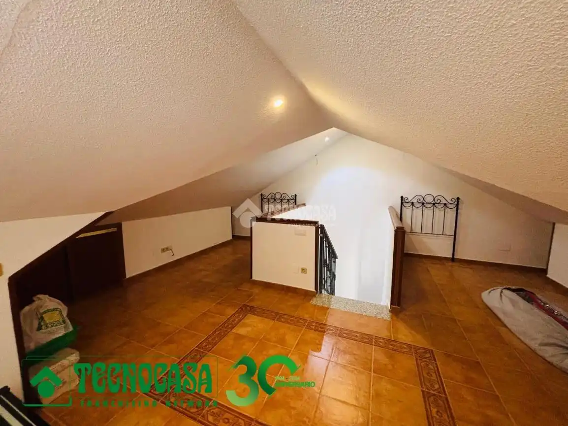 Casa aparellada amb terrassa en venda a Magán, imagen 33