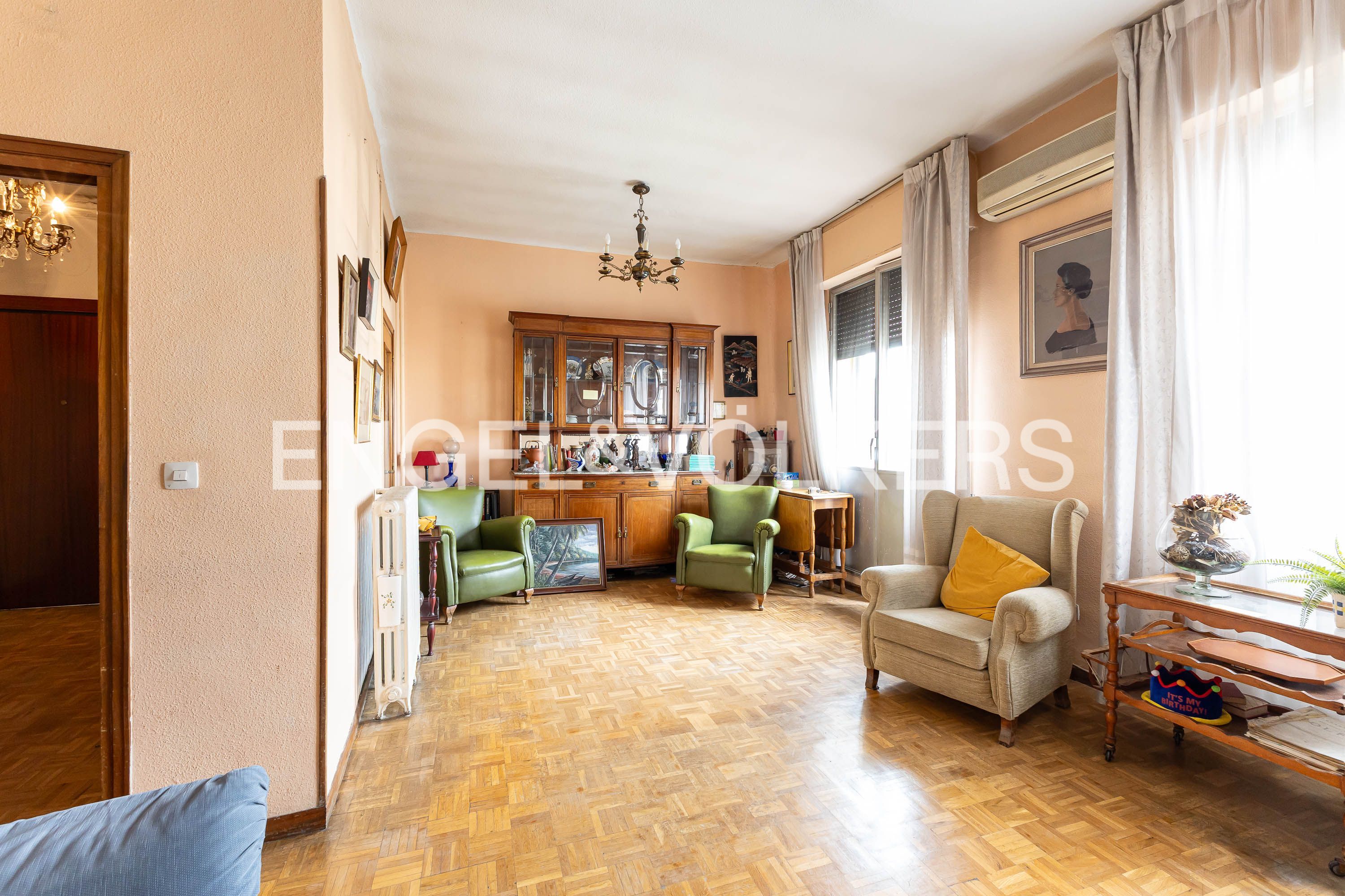 Sala de estar de Ático en venta en  Madrid Capital con Calefacción