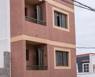 Vista exterior de Casa o xalet en venda en Arico amb Terrassa