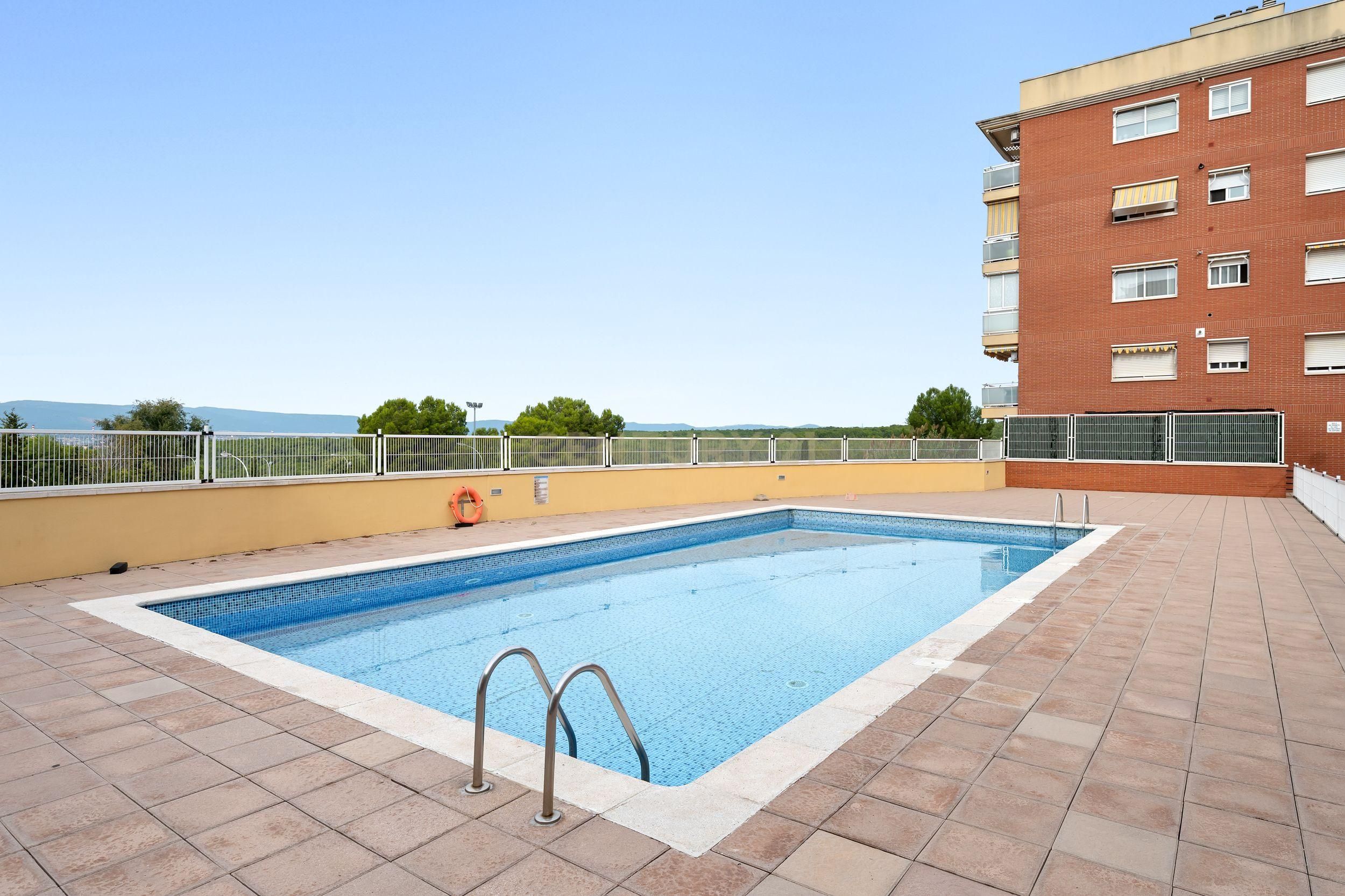 Piscina de Apartament en venda en  Tarragona Capital amb Aire condicionat i Piscina comunitària