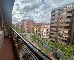 Vista exterior de Pis en venda en  Logroño amb Calefacció