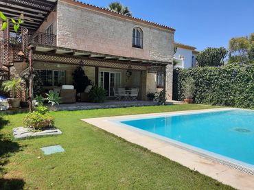 Xalet amb piscina en venda a Calle los Jazmines
