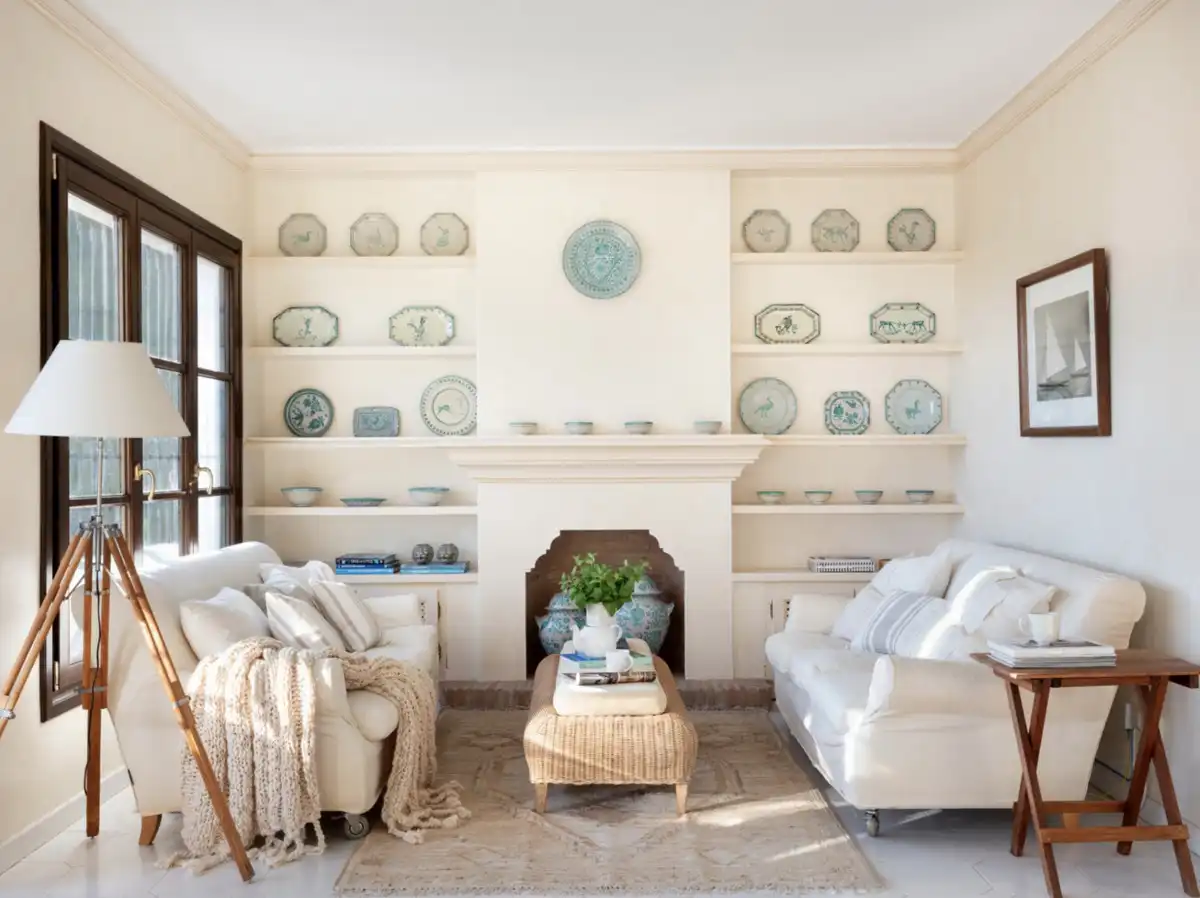 Living room of Detached homes for sale in Benahavís  with Air Conditioner, Terrace and Jacuzzi