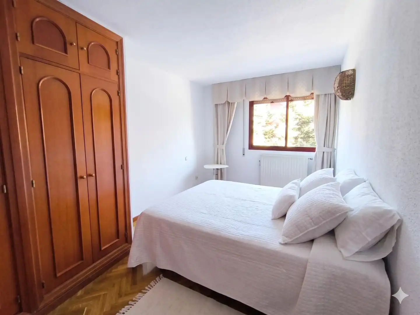 Habitación de Piso de alquiler en Pozuelo de Alarcón con Calefacción, Jardín privado y Terraza