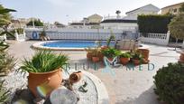 Vista exterior de Casa o xalet en venda en Mazarrón amb Aire condicionat, Jardí privat i Terrassa