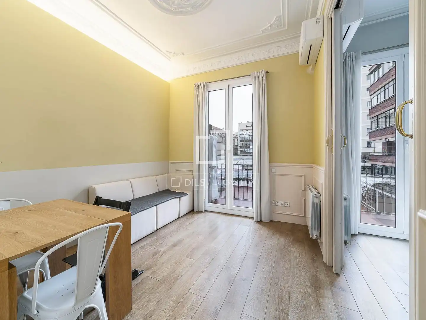 Habitación de Piso en venta en Barcelona con Aire acondicionado, Terraza y Amueblado