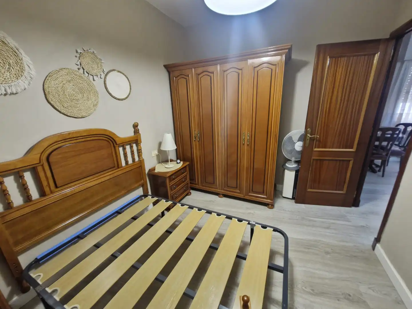 Habitación de Casa o chalet de alquiler en Ourense Capital  con Calefacción, Parquet y Terraza