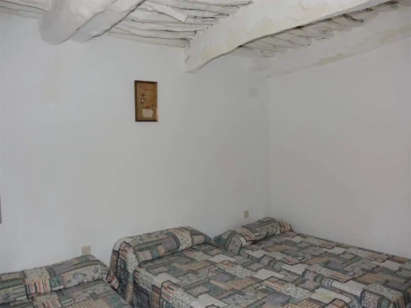 Dormitori de Casa adosada en venda en Pórtugos amb Moblat i Balcó