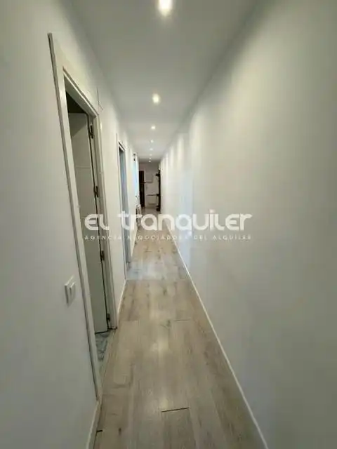 Flat for rent in Madrid  with Terrace and Furnished