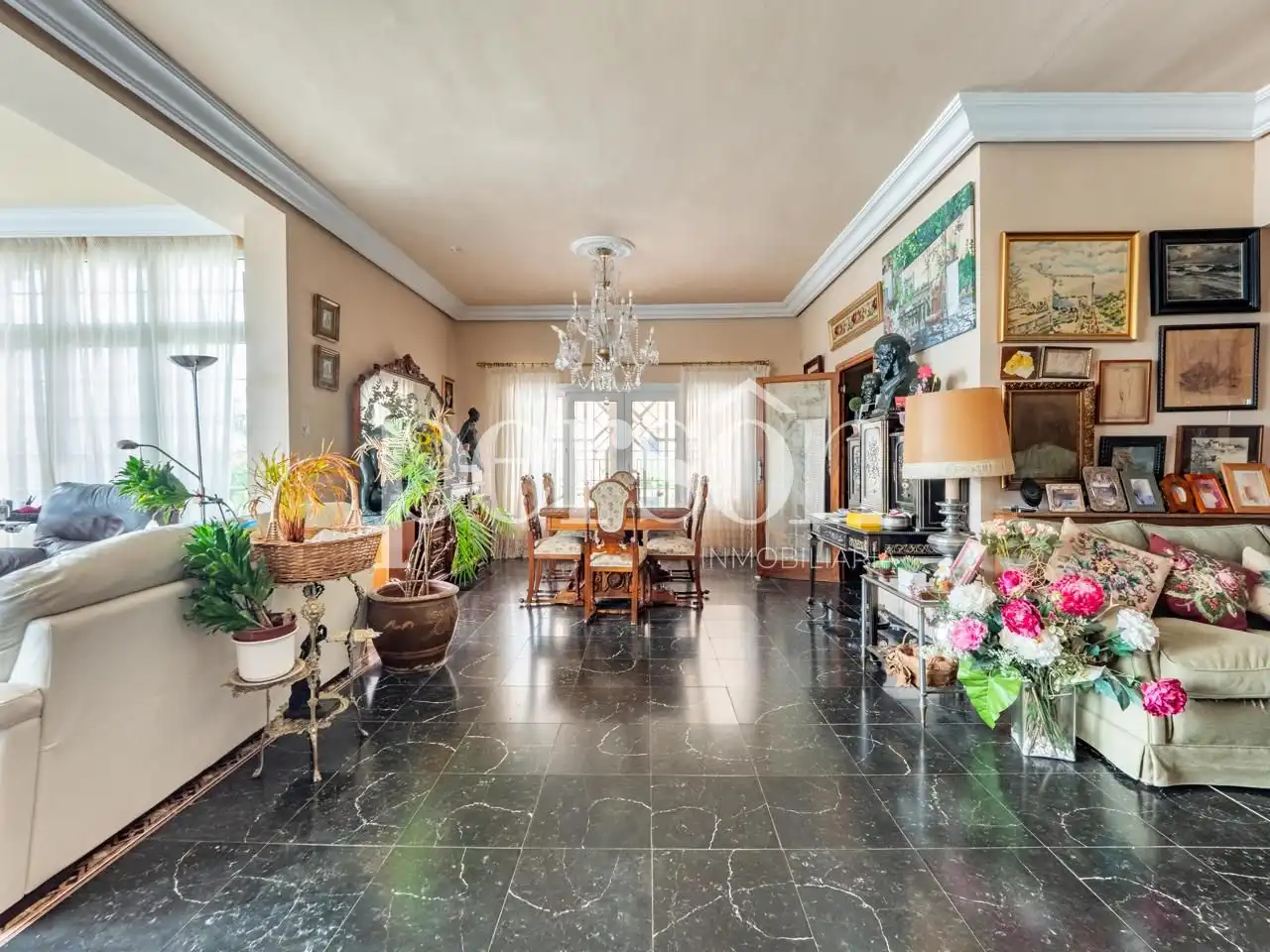 Sala d'estar de Casa o xalet en venda en Castellón de la Plana / Castelló de la Plana amb Aire condicionat, Calefacció i Jardí privat