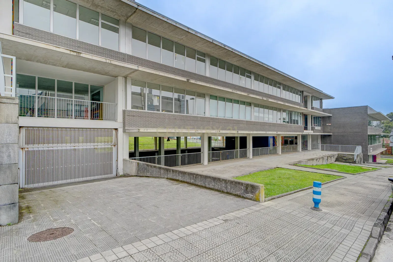 Exterior view of Office for sale in Erandio