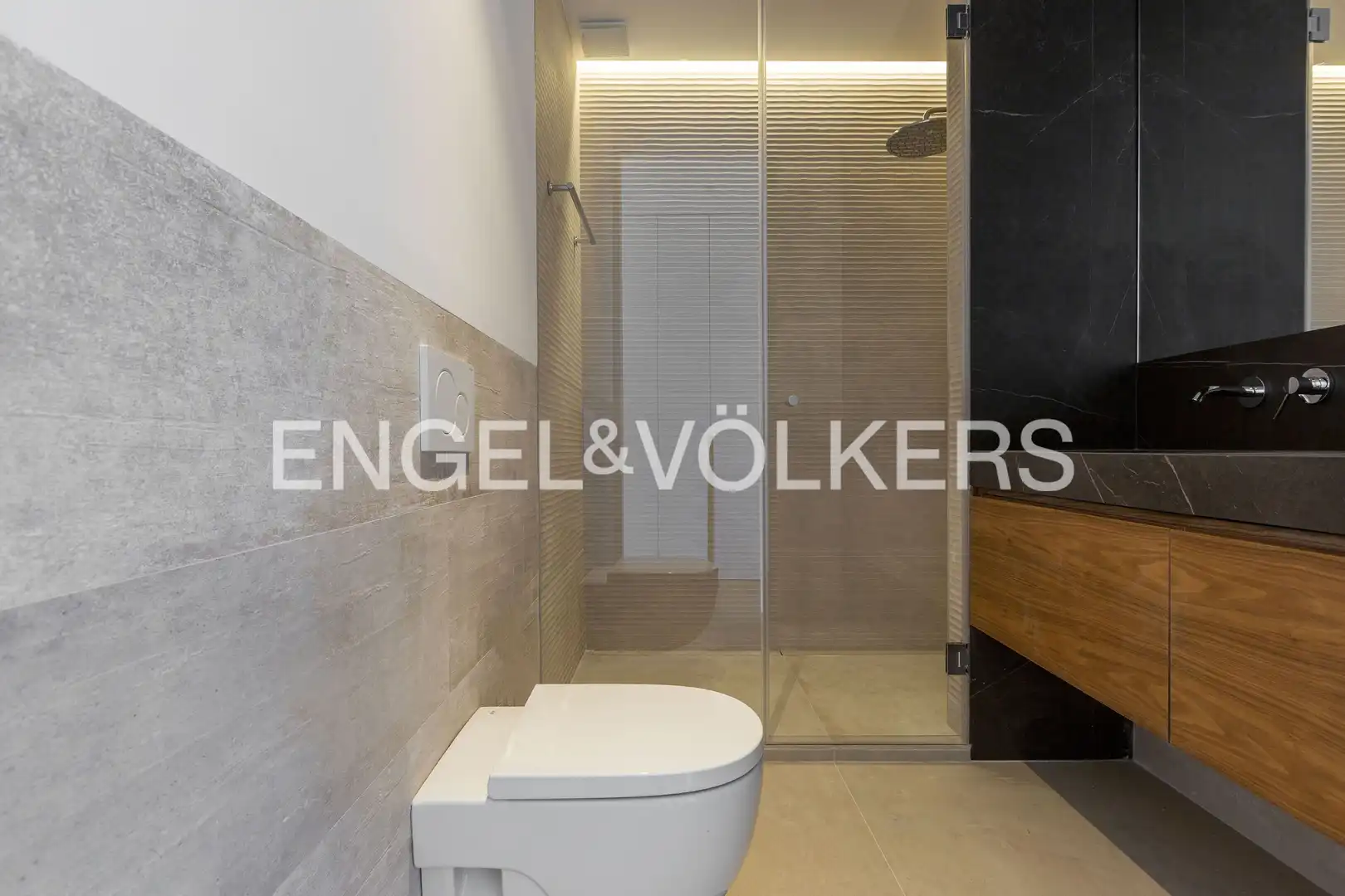 Bany de Àtic de lloguer en Madrid amb Aire condicionat, Calefacció i Parquet