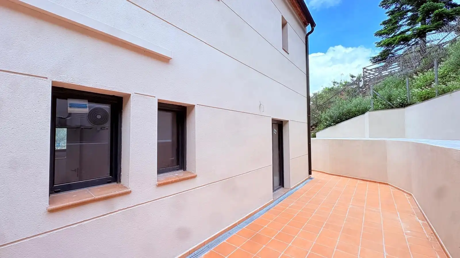 Vista exterior de Casa o chalet en venta en Castellar del Vallès con Calefacción, Parquet y Terraza