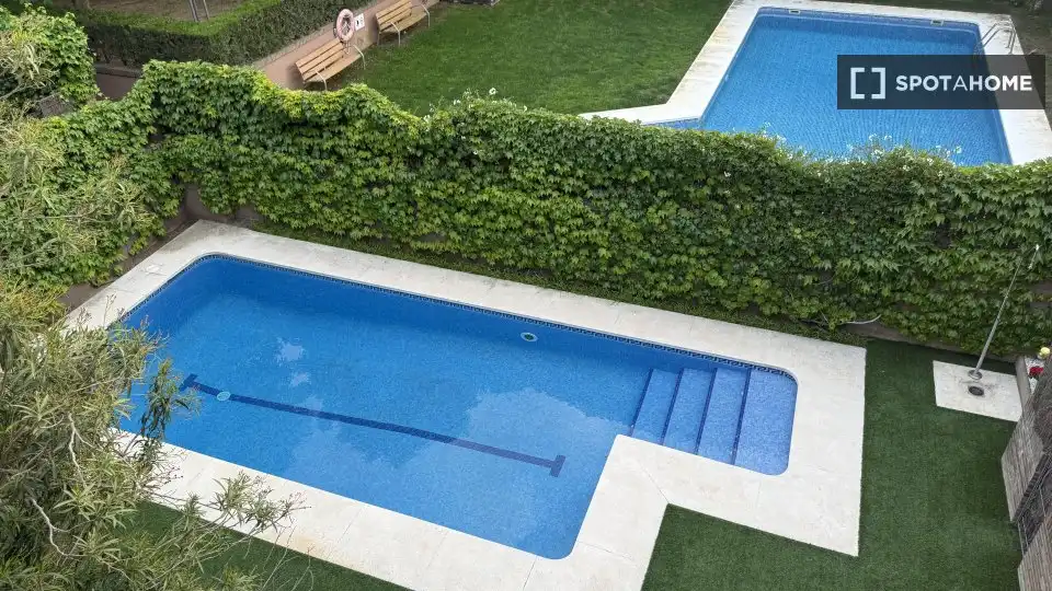 Piscina de Apartamento para compartir en Sant Cugat del Vallès con Aire acondicionado, Terraza y Amueblado