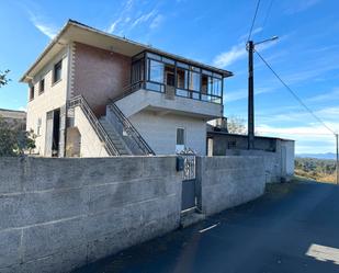 Vista exterior de Casa o xalet de lloguer en Covelo amb Calefacció, Jardí privat i Traster