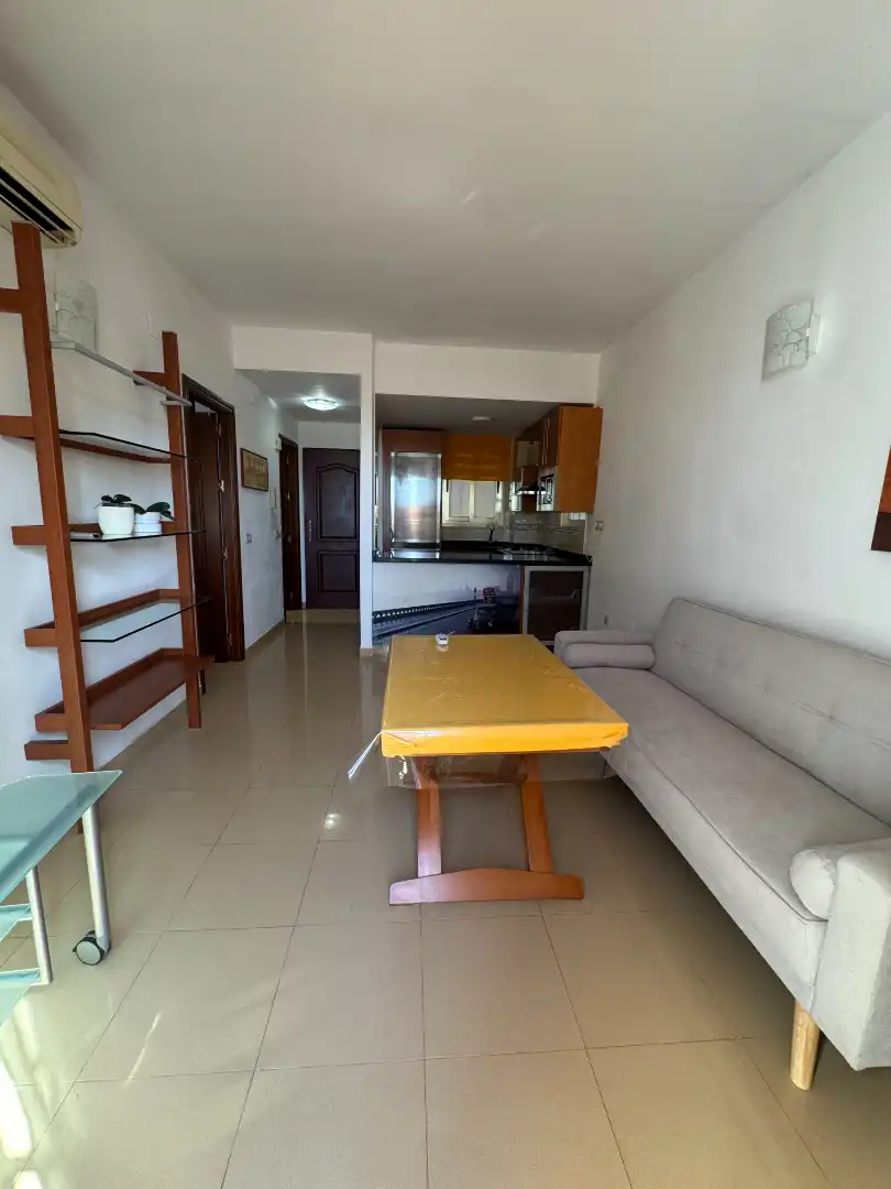 Sala de estar de Piso de alquiler en Benalmádena con Aire acondicionado, Calefacción y Terraza