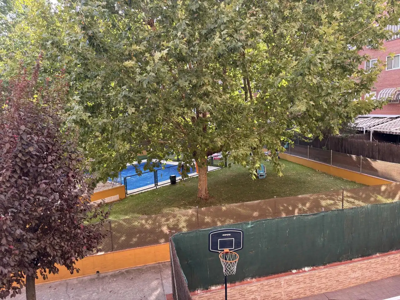 Wohnung zur Miete in Calle Ramón María del Valle Inclán, Espartales