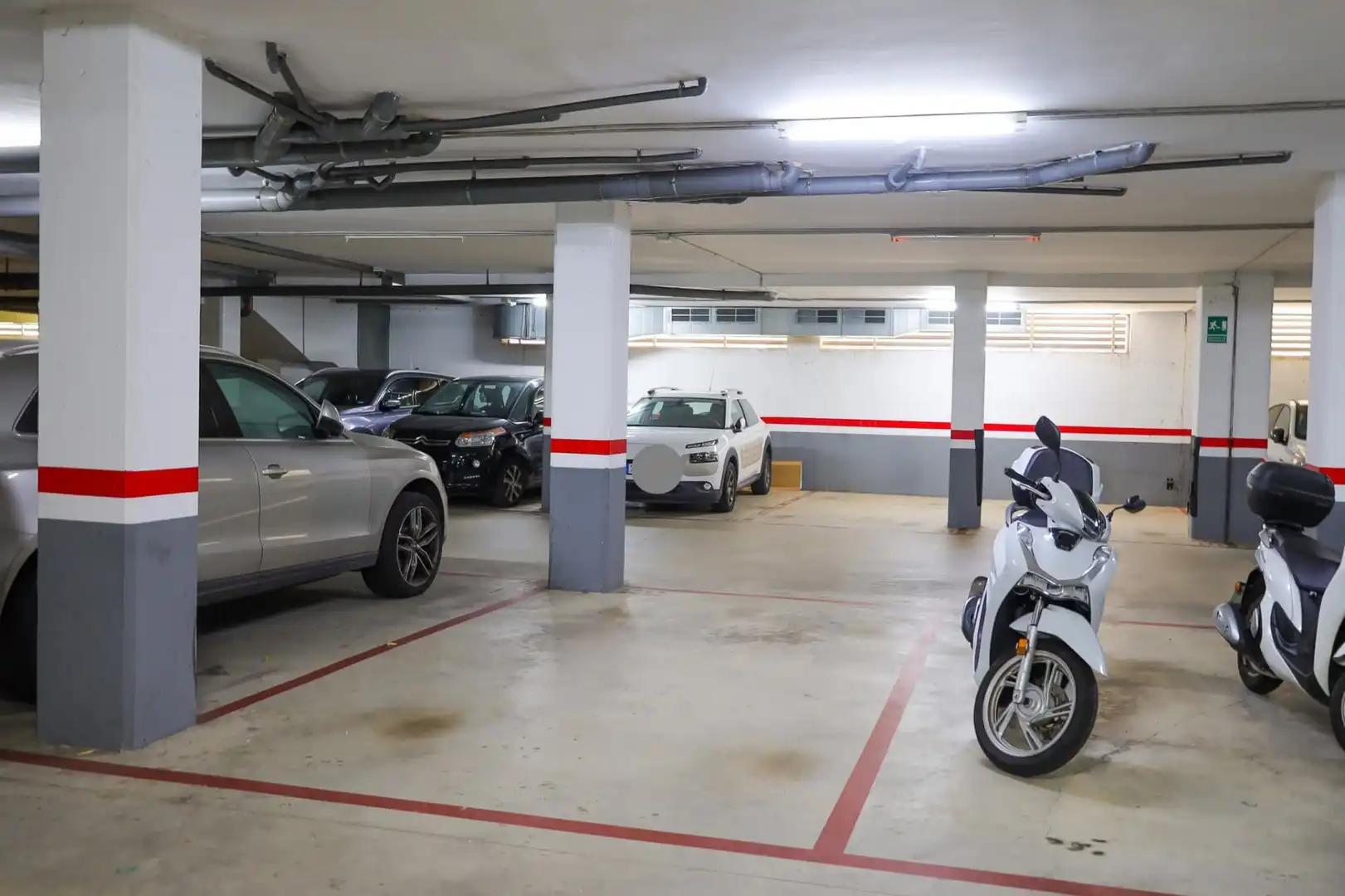 Aparcament de Pis en venda en Badalona amb Aire condicionat, Calefacció i Parquet
