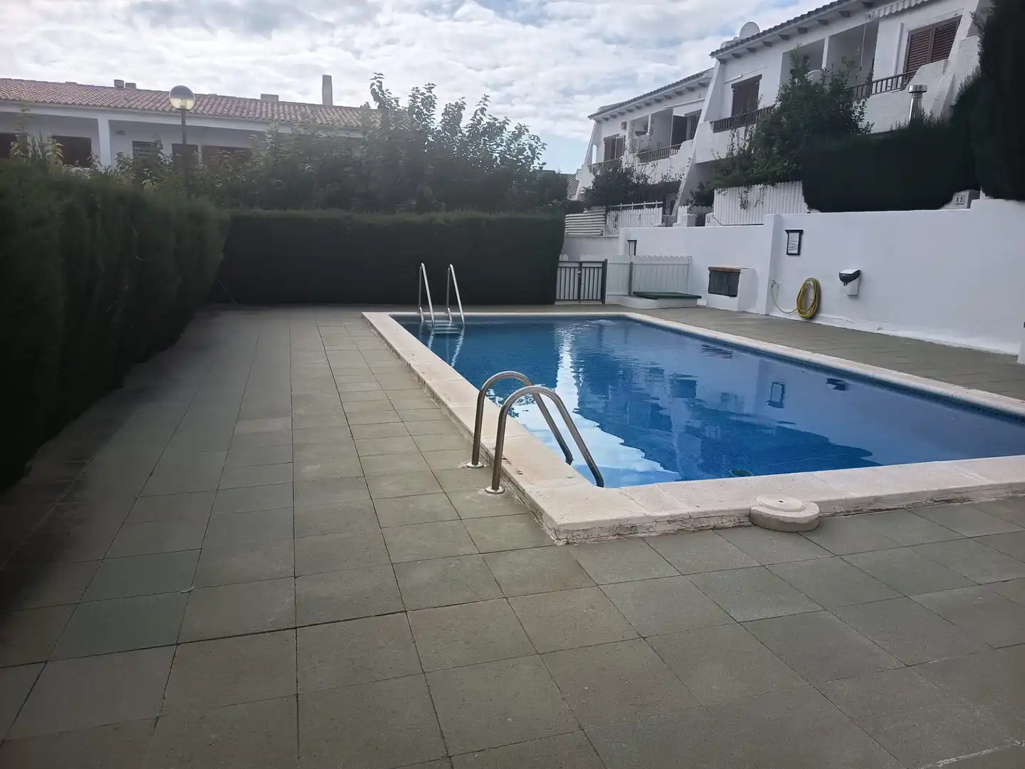 Piscina de Planta baja en venta en El Vendrell con Jardín privado, Terraza y Amueblado