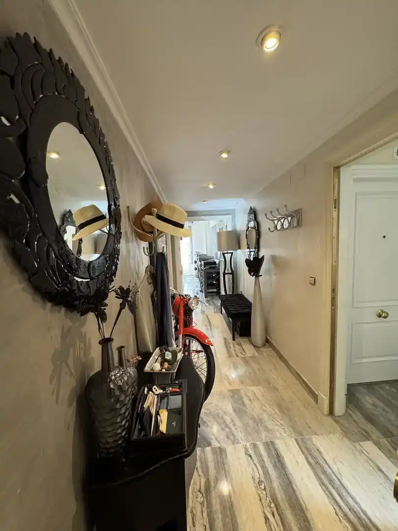 Wohnung zur Miete in  Sevilla Capital mit Klimaanlage, Schwimmbad und Balkon