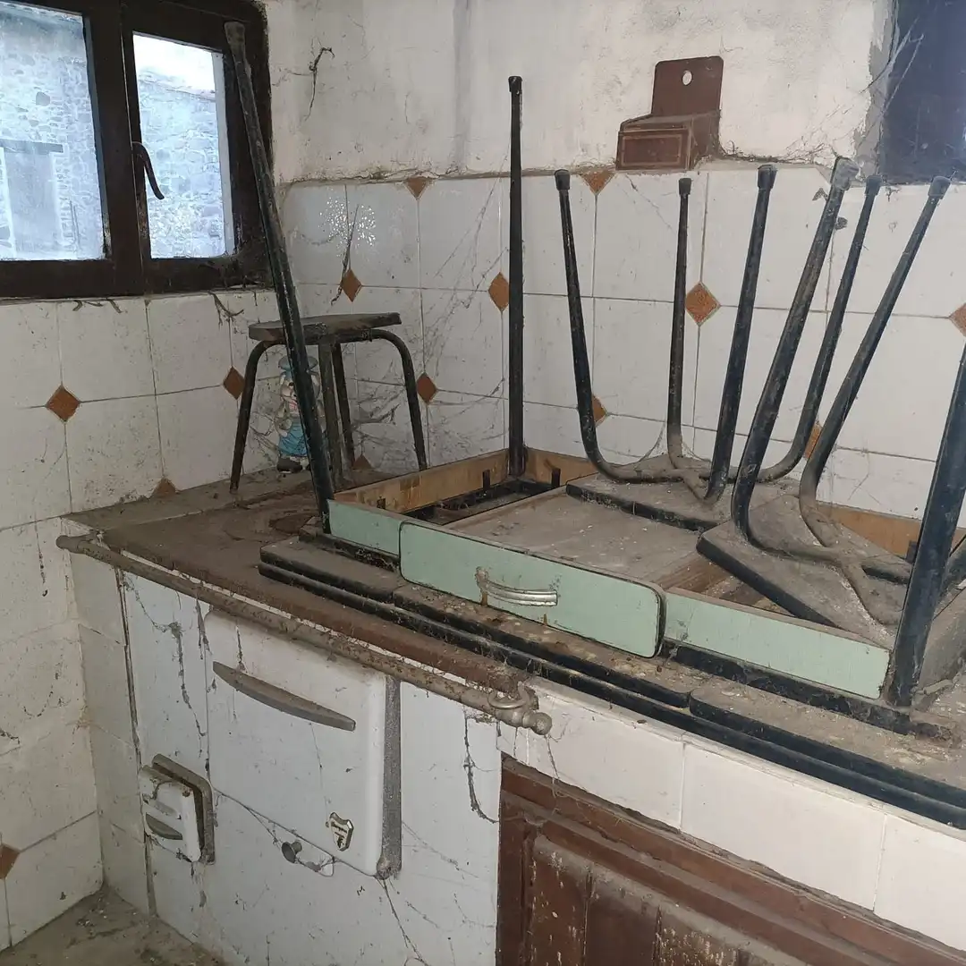 Cuina de Casa o xalet en venda en Siero amb Traster i Piscina