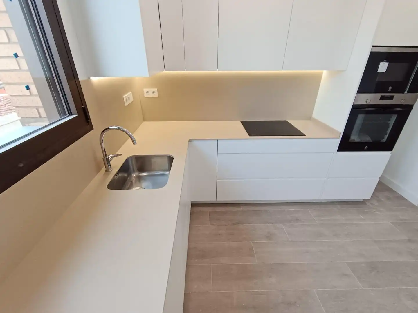 Küche von Wohnung zum Verkauf in Sabadell mit Klimaanlage, Terrasse und Abstellraum
