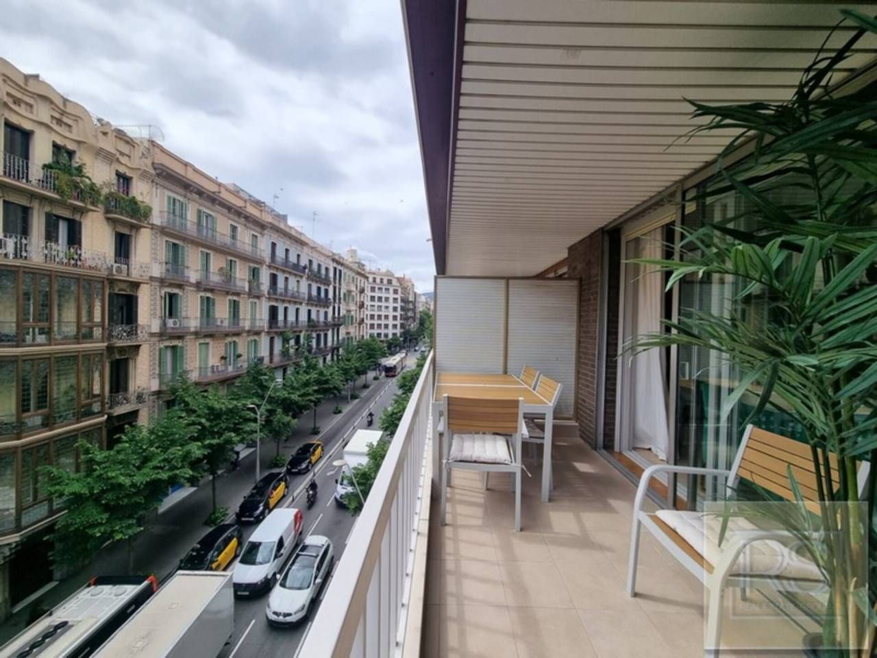 Vista exterior de Piso de alquiler en  Barcelona Capital con Aire acondicionado, Calefacción y Parquet