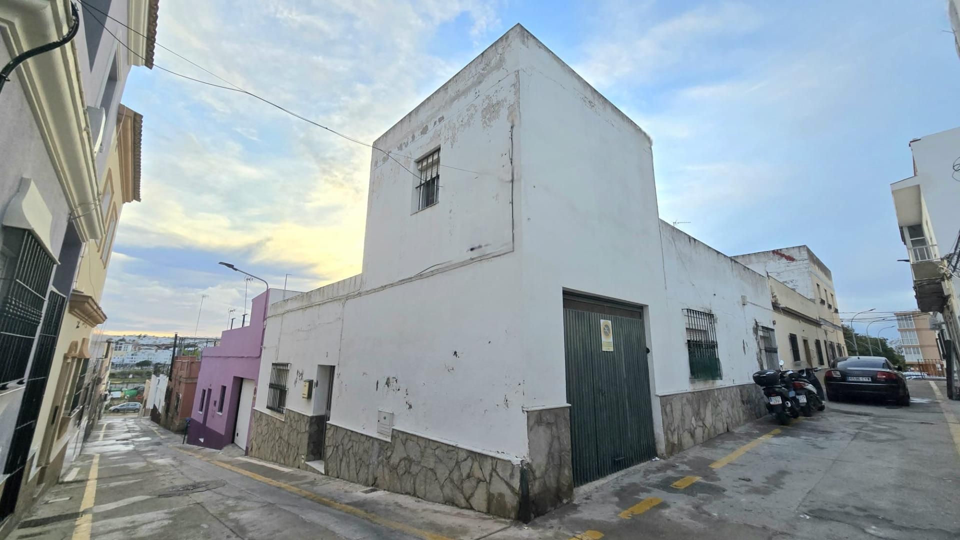 Vista exterior de Casa o xalet en venda en Chiclana de la Frontera