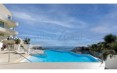 Piscina de Dúplex en venda en Benalmádena