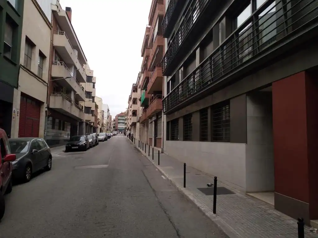Vista exterior de Edificio en venta en Terrassa
