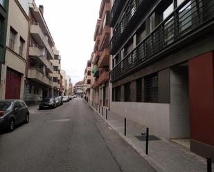 Vista exterior de Edifici en venda en Terrassa