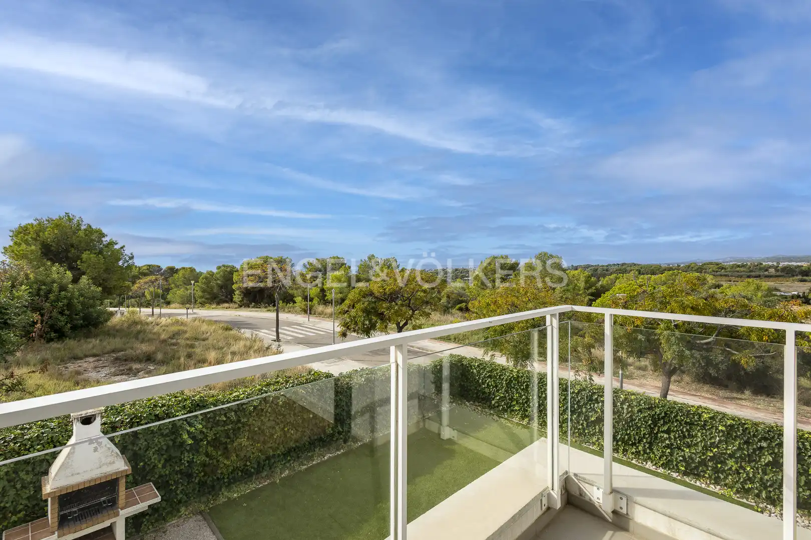 Vista exterior de Casa o chalet en venta en Vilanova i la Geltrú con Aire acondicionado, Calefacción y Jardín privado