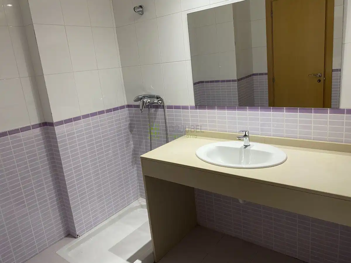 Piso en venta en Bucarest, Rafalafena