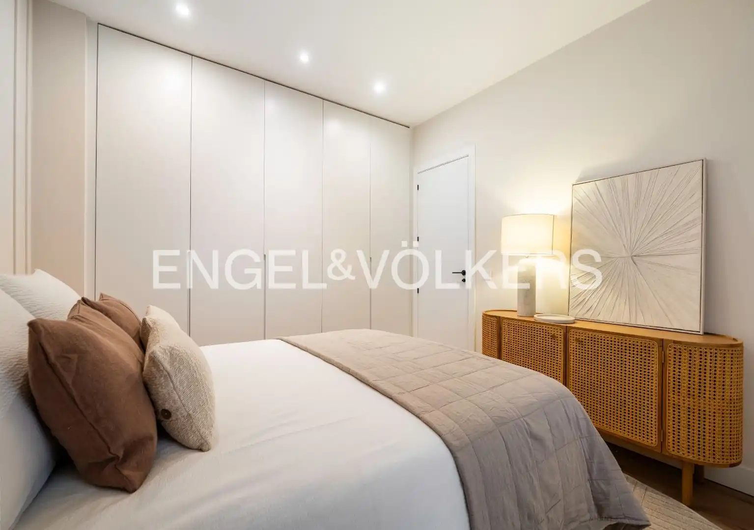 Schlafzimmer von Wohnung zur Miete in Madrid mit Klimaanlage, Heizung und Terrasse