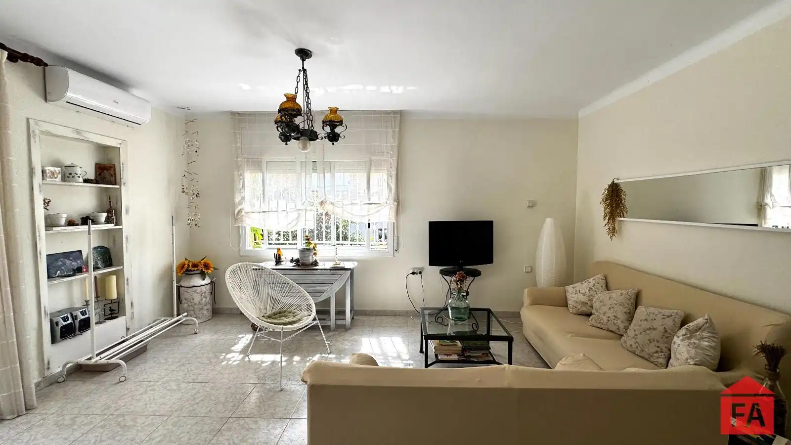 Sala de estar de Casa o chalet en venta en El Vendrell con Aire acondicionado, Calefacción y Trastero