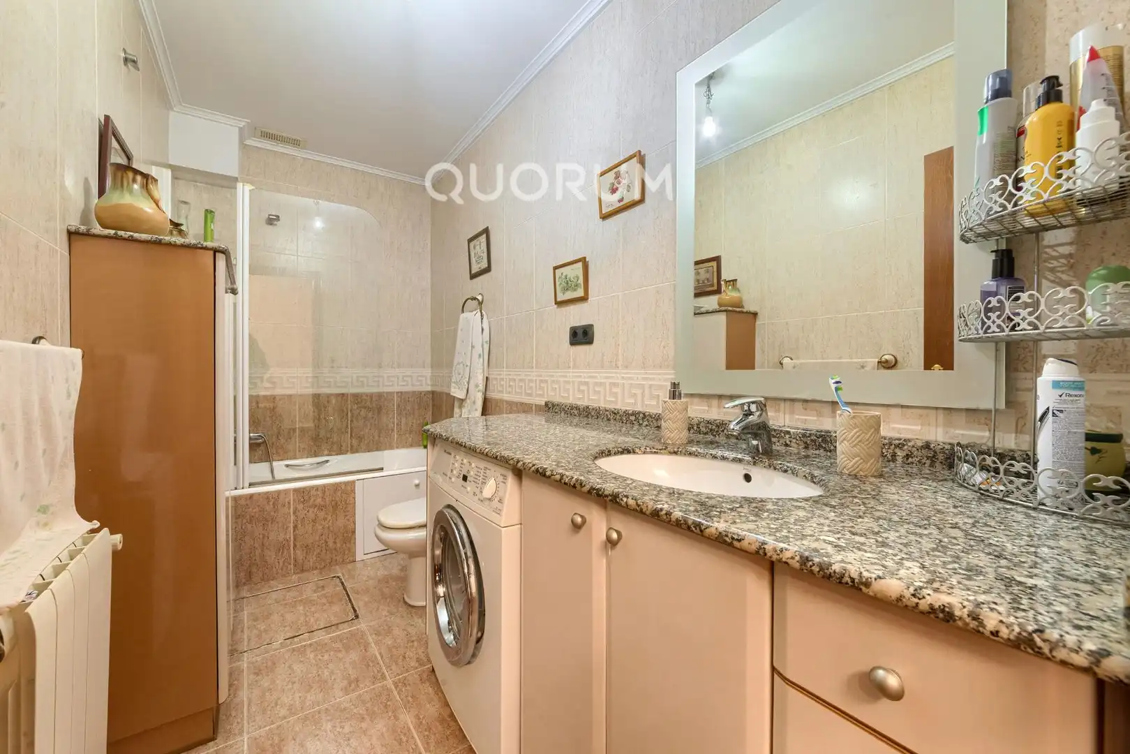 Baño de Casa adosada en venta en Basauri  con Calefacción, Jardín privado y Terraza