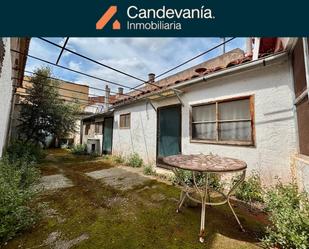 Vista exterior de Finca rústica en venda en Zuera amb Calefacció, Traster i Moblat
