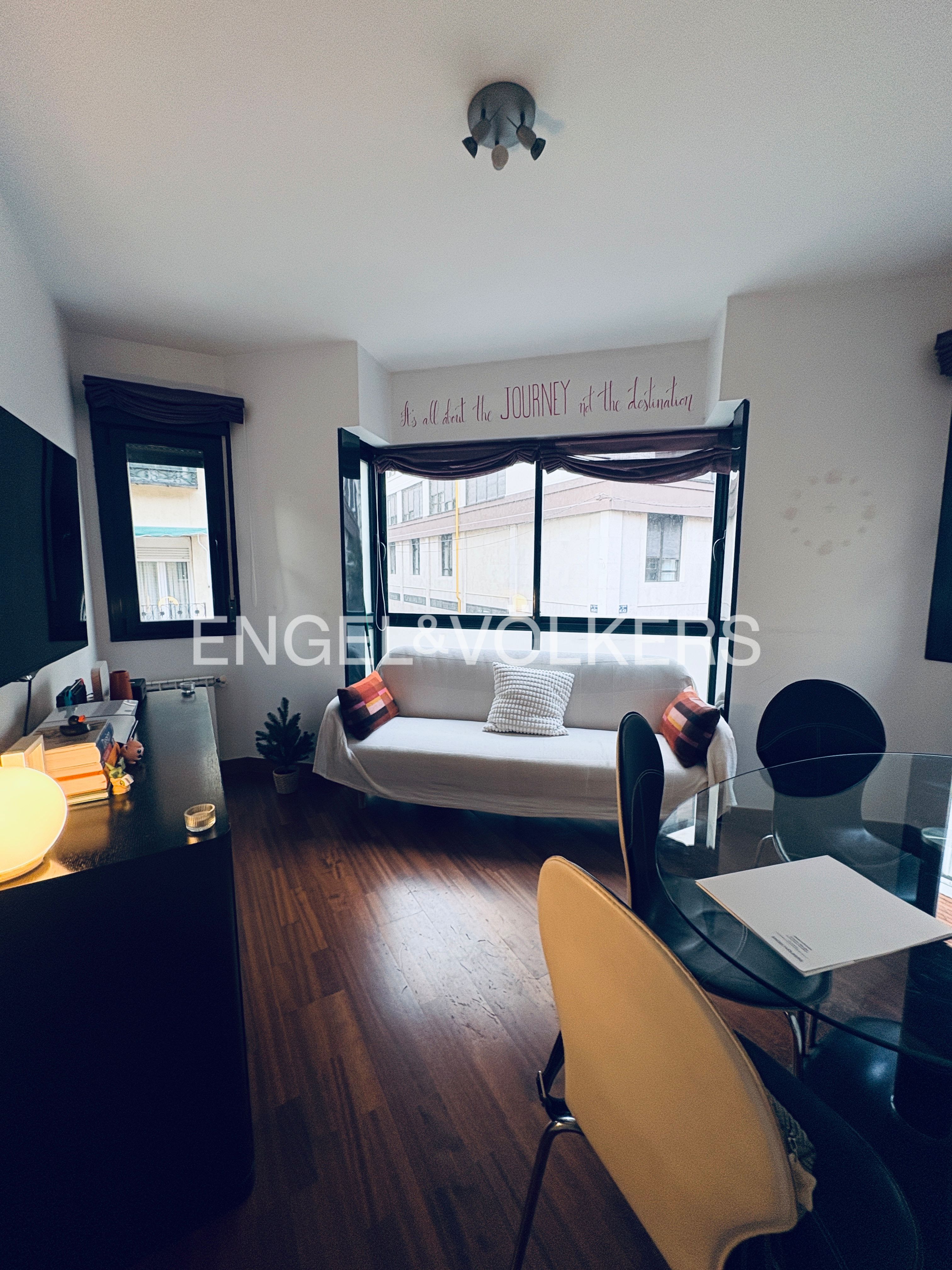 Sala d'estar de Pis de lloguer en  Madrid Capital amb Aire condicionat, Calefacció i Parquet