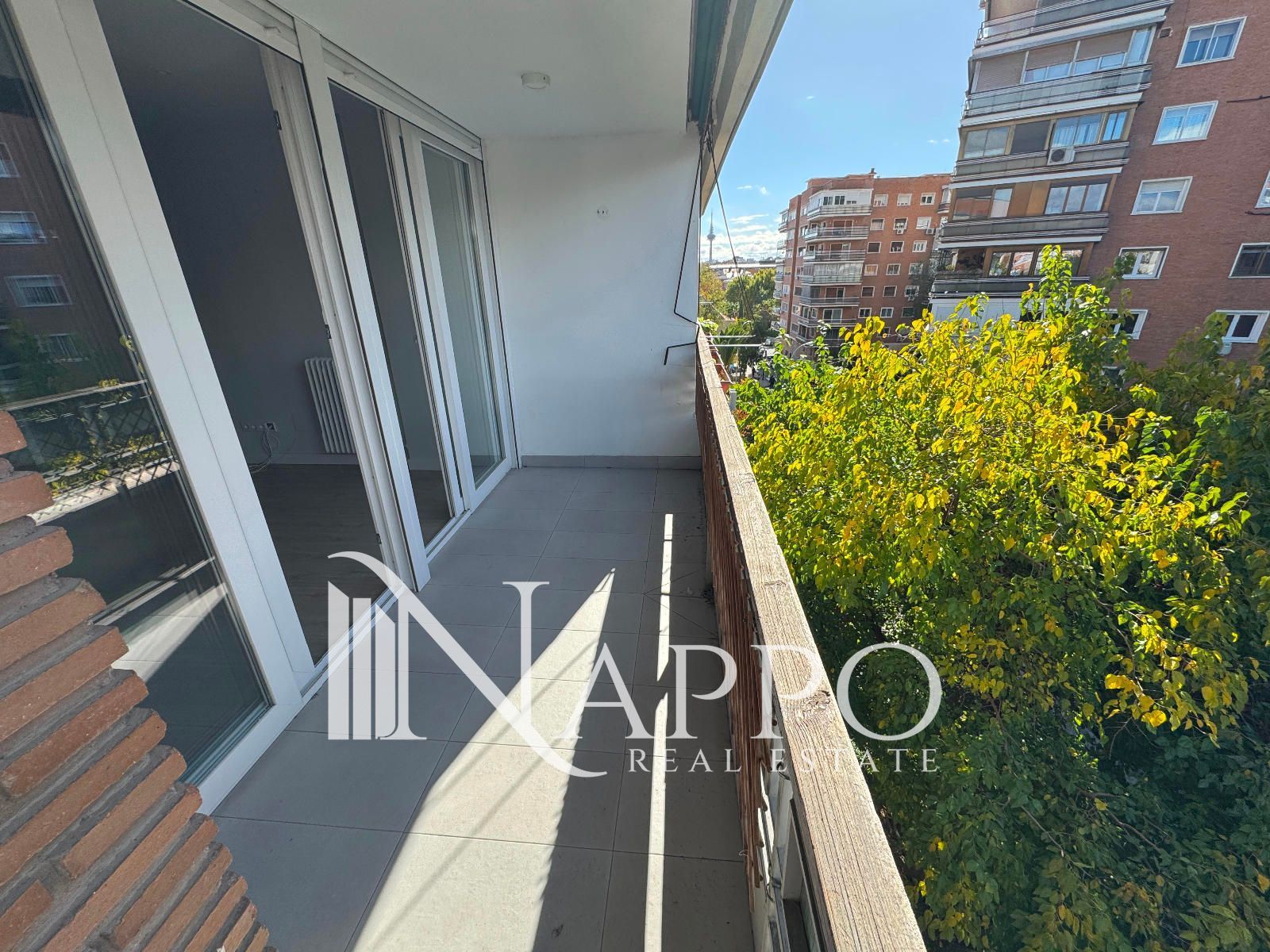 Balcony of Flat to rent in  Madrid Capital  with Air Conditioner, Heating and Oven