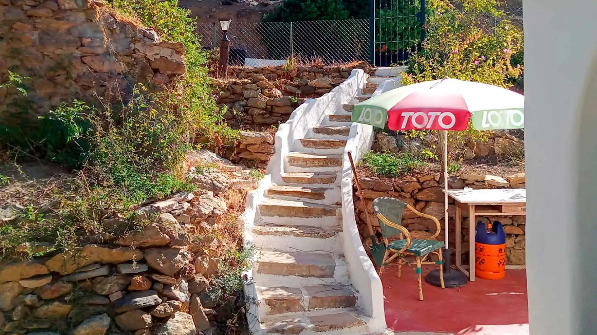 Terrassa de Casa o xalet en venda en Casares amb Jardí privat, Terrassa i Piscina