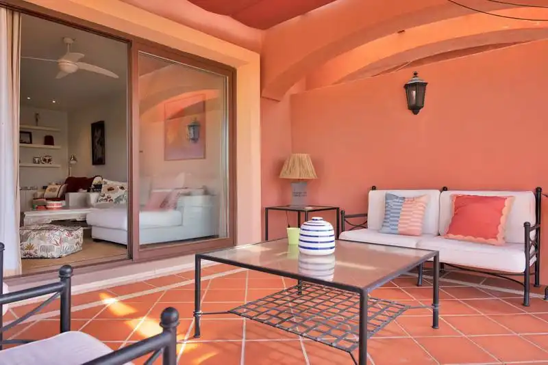 Terrasse von Dachboden zur Miete in Marbella mit Klimaanlage, Terrasse und Schwimmbad